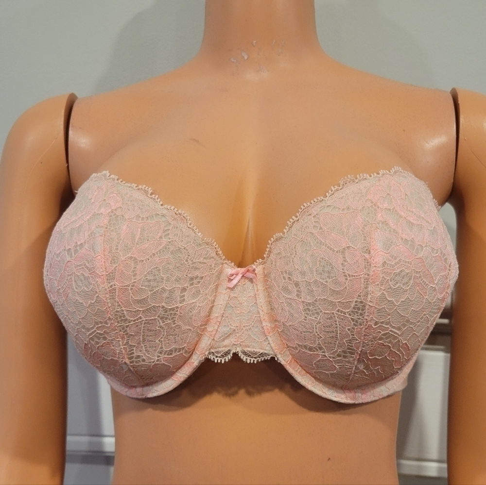 Victoria's Secret NWT Lined Strapless bra.
